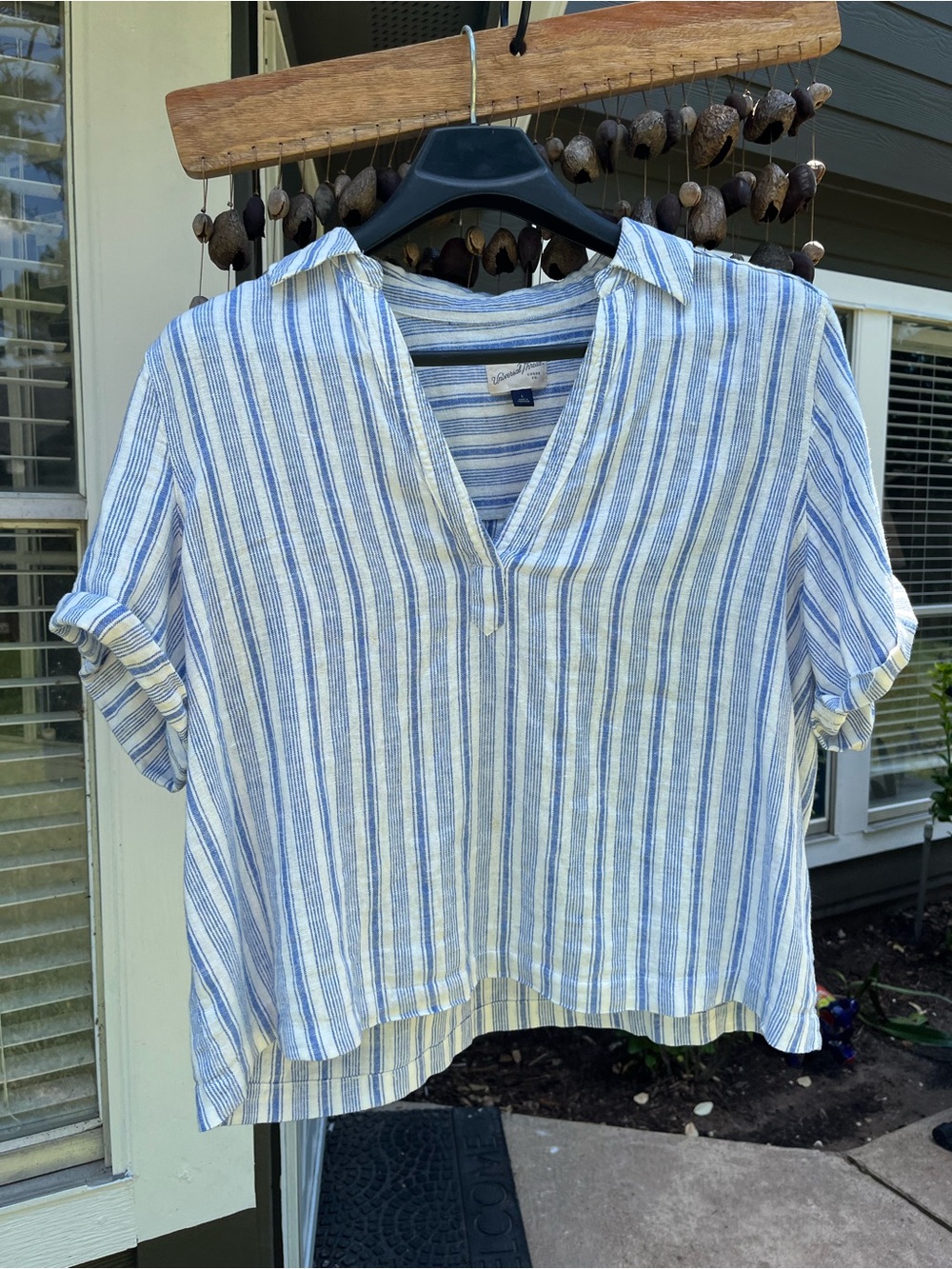 Universal Thread Blue and White Striped V-Neck Collared Top